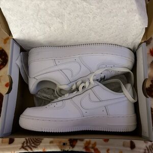 NWT Nike Air Force 1 LE (GS) Size 6.5Y